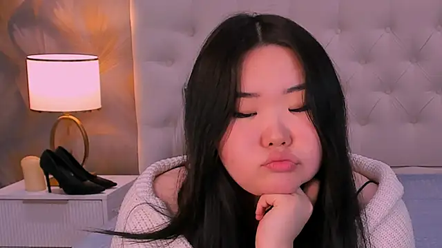 YUMI G online show from February 8, 3:49 pm