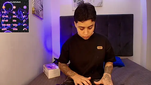 Parker Noah online show from April 8, 8:00 pm