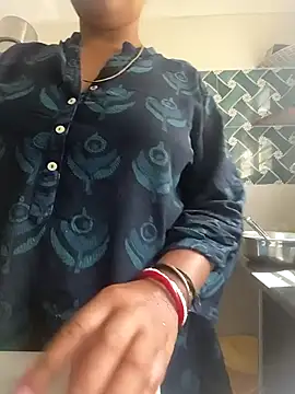 Hot-Tinaa online show from April 11, 9:13 am