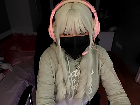 Lucyiy  online show from June 26, 3:30 am