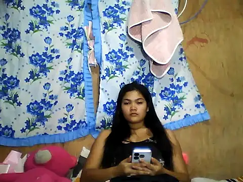 PinaySkinnyJust18 online show from June 1, 10:10 pm