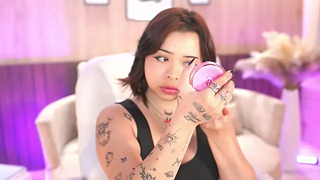 IzisLust online show from March 9, 11:35 am