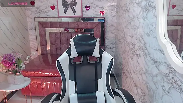 Melisa v online show from April 17, 8:33 pm