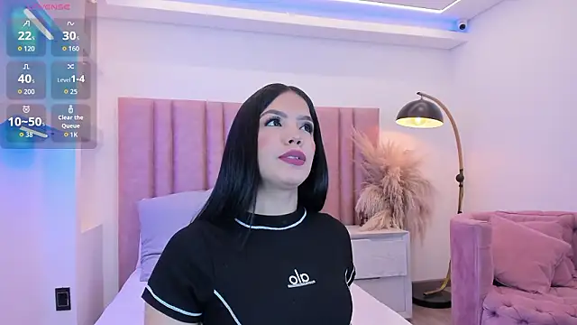 Im LunaLuxe online show from March 25, 8:23 pm