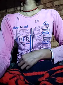 Juli cut online show from March 7, 4:47 pm