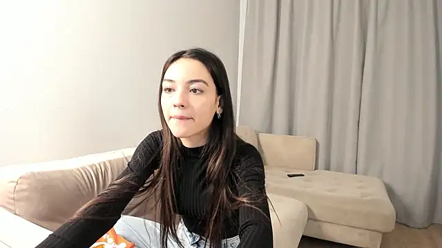 TreasaCrebs online show from February 3, 6:45 pm