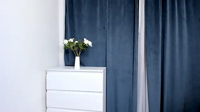 TreasaCrebs online show from February 26, 9:25 pm