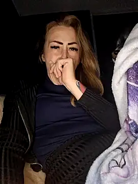 dewimp1 online show from April 18, 7:51 pm