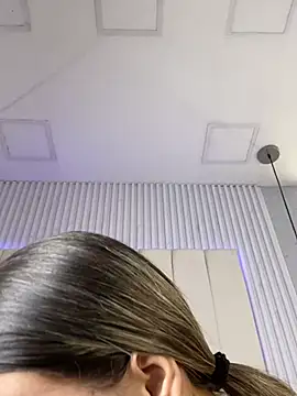 JuliaColemann online show from April 12, 12:08 pm