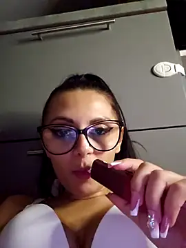 HiddendesireXO01 online show from February 17, 9:03 pm