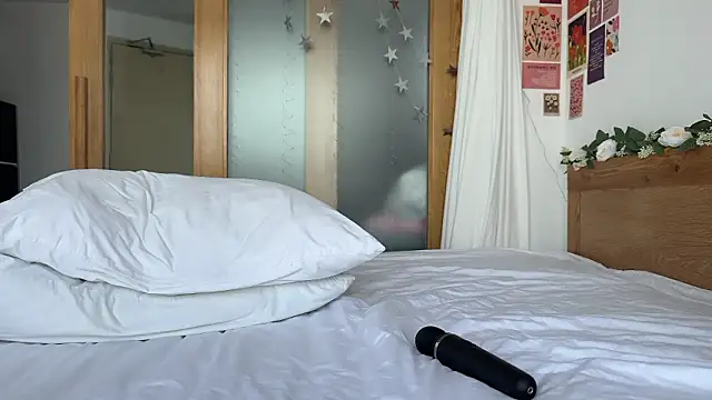 cutiemari online show from February 9, 4:37 am