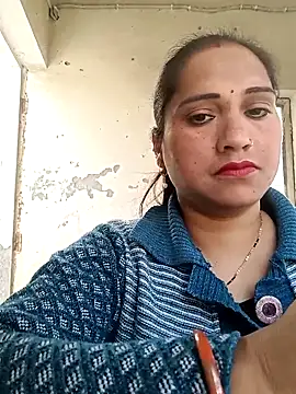 Cute-karisma1234 online show from February 25, 2:21 am