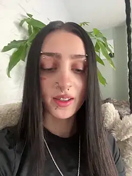 bellaxlauren online show from May 14, 12:44 pm