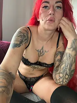 MrsRedFoxy online show from July 6, 11:15 am