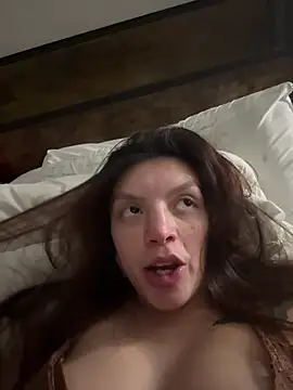 Mandygonewild online show from February 6, 7:45 am