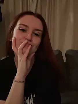 PoppySlut6999 online show from February 9, 10:12 pm