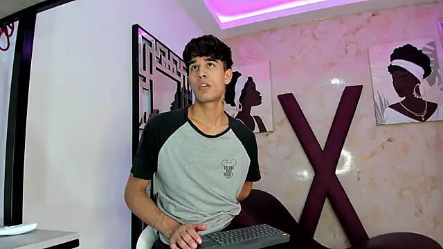 PRETTY COCK1 online show from February 2, 8:02 am