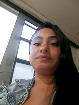 Andreacama online show from February 14, 10:45 pm