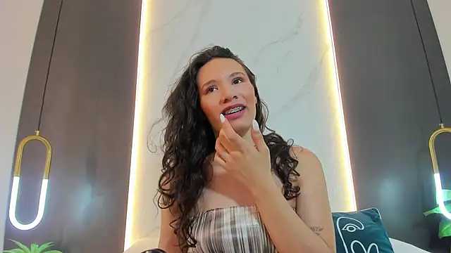 valeryn  rosse online show from February 27, 2:11 am