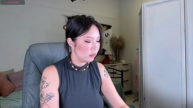 ElinaMotion online show from February 8, 1:31 am