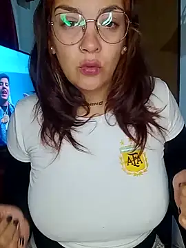 kuramaqueen online show from June 15, 6:02 am
