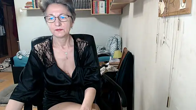 Snapshot of katemodel chatting on September 19, 7:18 am katemodel online show from September 19, 7:18 am