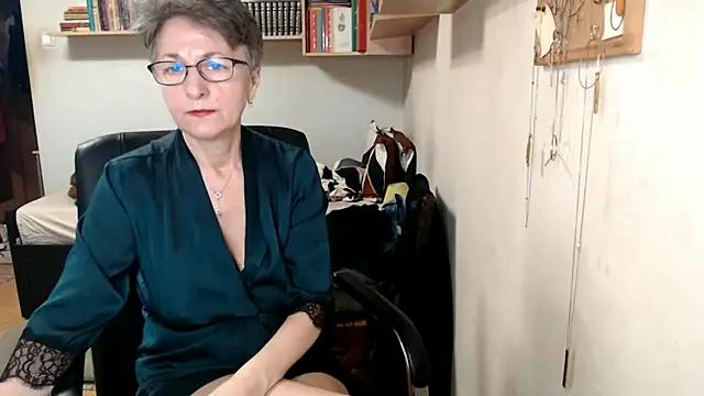 Snapshot of katemodel chatting on October 27, 7:15 am katemodel online show from October 27, 7:15 am