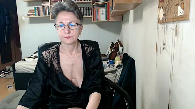 Snapshot of katemodel chatting on October 5, 7:46 am katemodel online show from October 5, 7:46 am