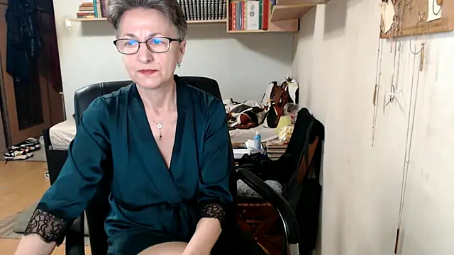 Snapshot of katemodel chatting on October 7, 7:57 am katemodel online show from October 7, 7:57 am