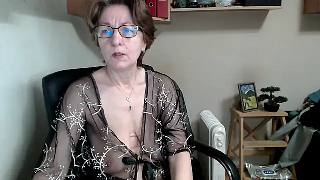 katemodel online show from March 8, 7:01 am