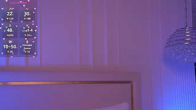 MollyHilton online show from April 10, 5:30 pm