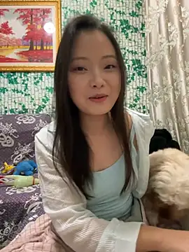 BIGBABYYEYE online show from March 8, 2:10 pm