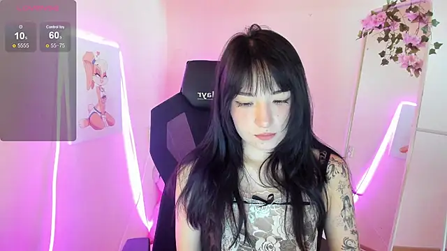 AliceeinWonderlanddd online show from July 15, 1:43 am