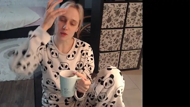 Your guilty pleasure1 online show from February 19, 2:11 am