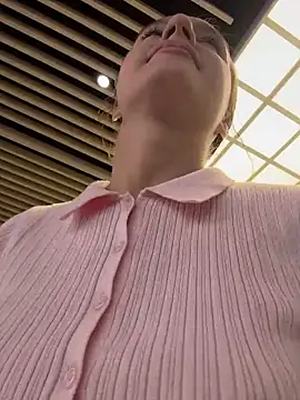 MiaTee online show from April 12, 7:55 am