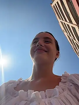 MiaTee online show from April 9, 2:14 am