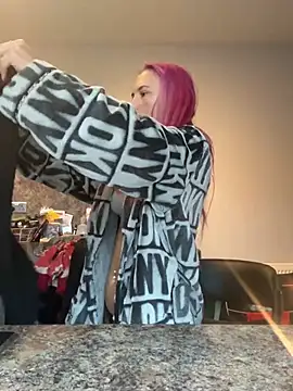 Milssweetx online show from February 26, 10:25 am