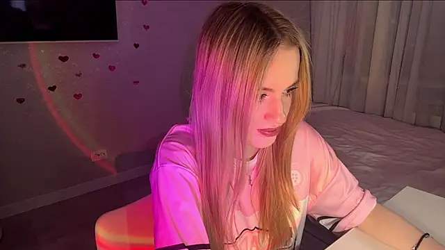 Between Eeys online show from February 25, 3:10 pm