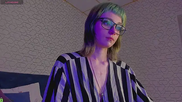 Scarle Whisper online show from April 14, 9:20 am