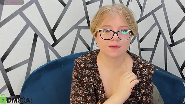 Lauraaa Smith online show from February 13, 2:24 am