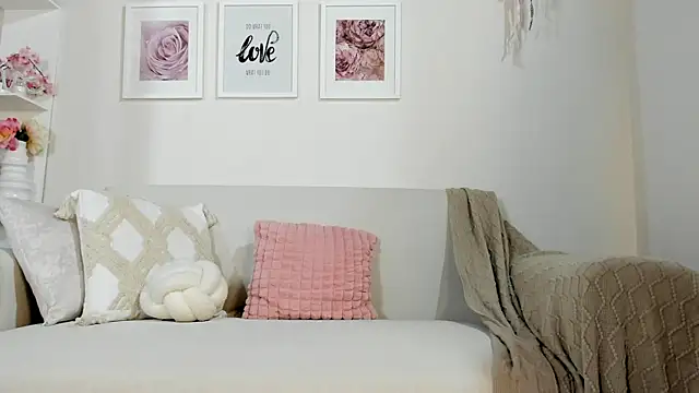 Mia Rosee1 online show from April 8, 12:24 am