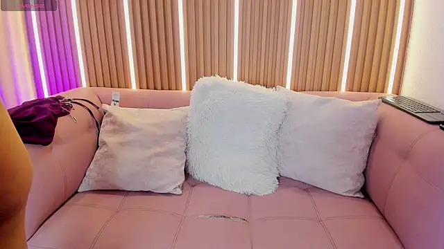 Luna Millers online show from July 10, 4:46 am