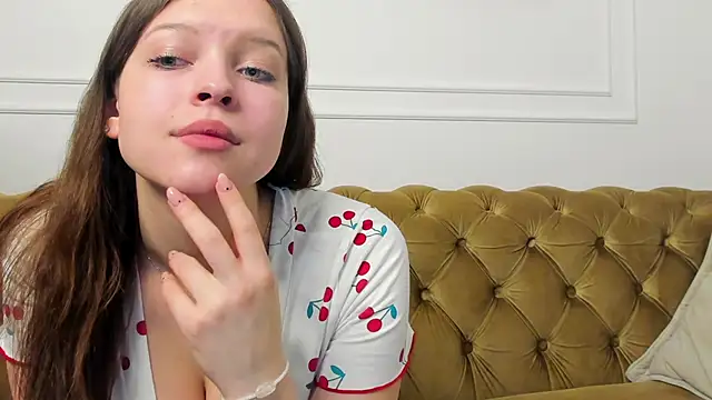 lunahush online show from February 12, 9:49 pm