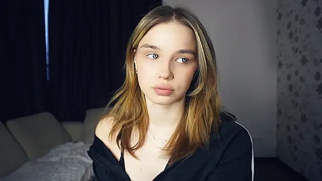 EarthaStinett online show from February 10, 12:30 pm