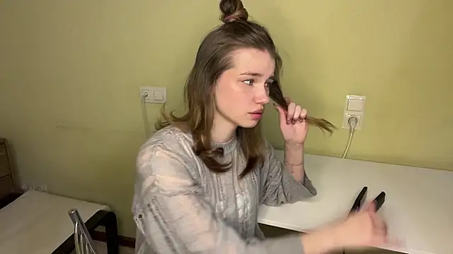 EarthaStinett online show from February 27, 5:18 am