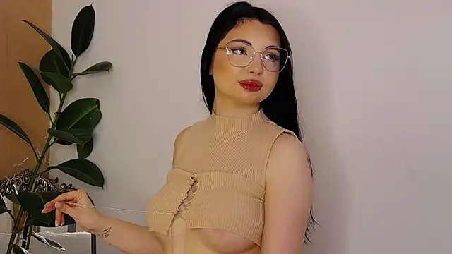 BellaHere online show from June 3, 6:58 am