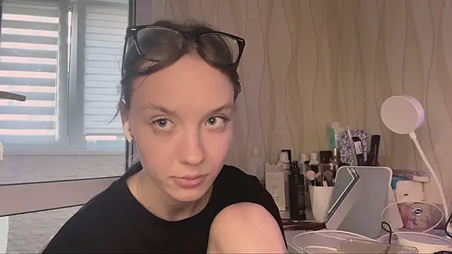 KimberleyBarfield online show from April 14, 3:12 pm