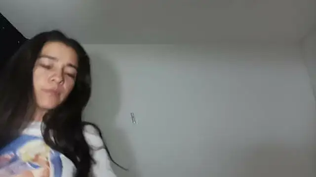 sensualstryp online show from April 3, 1:58 am