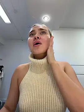 MonicaWestt online show from April 16, 7:08 am