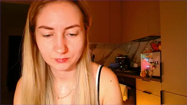 BluueSilk online show from February 19, 6:46 am